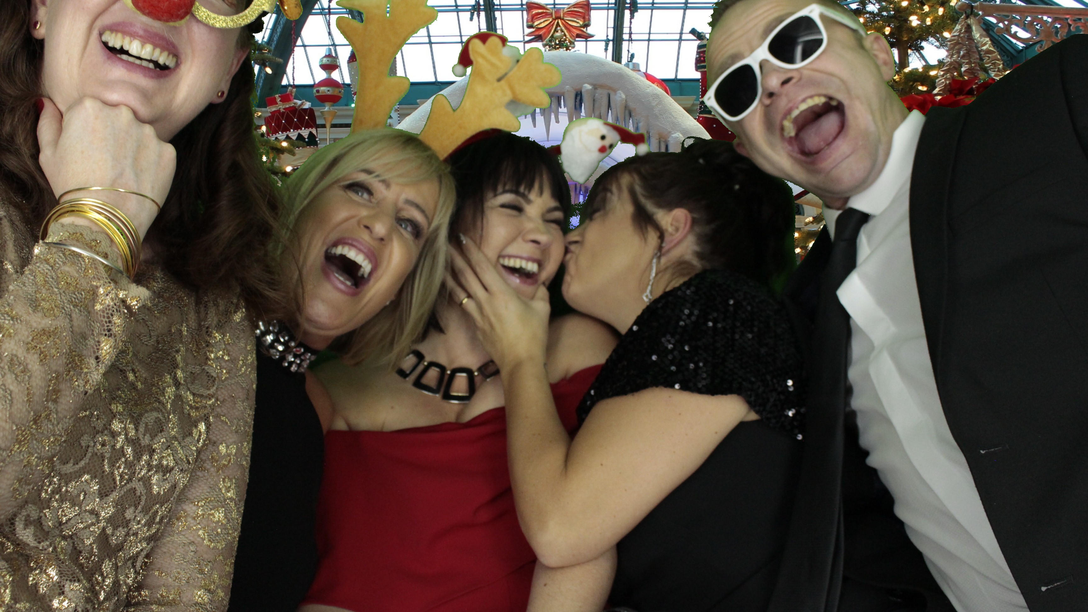 Portsmouth Water Christmas Party | View more photos from the event at gallery.myphotoboothexperience.co.uk/u/MyPhotoBoothExperienceLtd/Portsmouth-Water-Christmas-Party